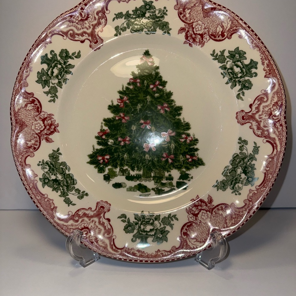 Johnson Bros England 1883 Old Britain Castles Christmas Tree Dinner Plate 10.5”